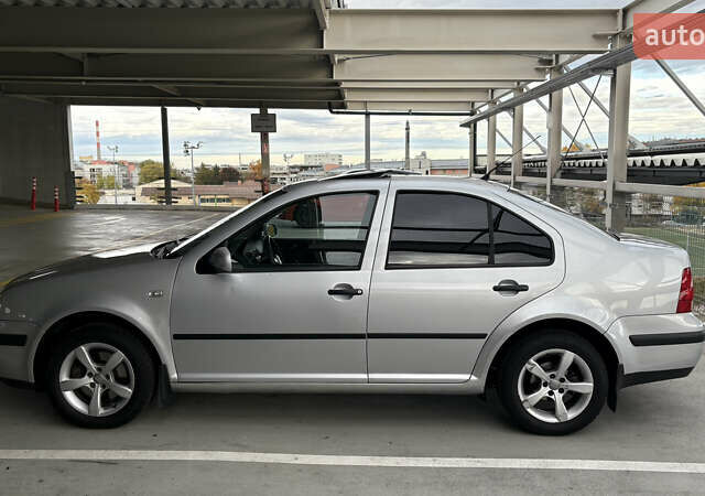 Серый Фольксваген Бора, объемом двигателя 1.6 л и пробегом 273 тыс. км за 4000 $, фото 3 на Automoto.ua