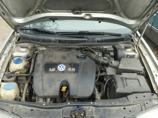 Серый Фольксваген Бора, объемом двигателя 1.6 л и пробегом 220 тыс. км за 2700 $, фото 6 на Automoto.ua