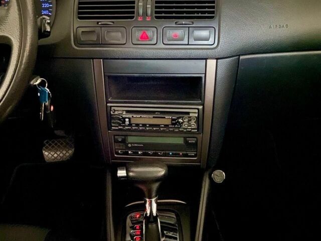 Сірий Фольксваген Бора, об'ємом двигуна 1.6 л та пробігом 115 тис. км за 4000 $, фото 1 на Automoto.ua