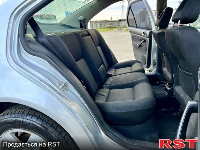 Сірий Фольксваген Бора, об'ємом двигуна 1.6 л та пробігом 275 тис. км за 3100 $, фото 9 на Automoto.ua