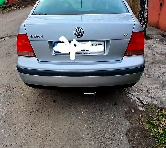 Серый Фольксваген Бора, объемом двигателя 1.6 л и пробегом 225 тыс. км за 4100 $, фото 1 на Automoto.ua