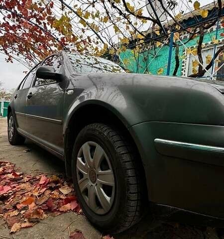 Серый Фольксваген Бора, объемом двигателя 1.6 л и пробегом 290 тыс. км за 3000 $, фото 2 на Automoto.ua