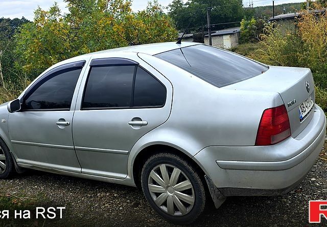 Серый Фольксваген Бора, объемом двигателя 1.6 л и пробегом 355 тыс. км за 2700 $, фото 2 на Automoto.ua