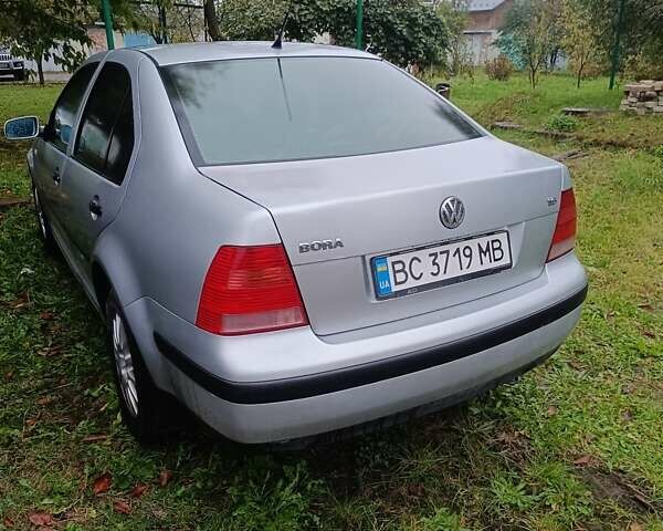 Серый Фольксваген Бора, объемом двигателя 1.6 л и пробегом 284 тыс. км за 3600 $, фото 1 на Automoto.ua