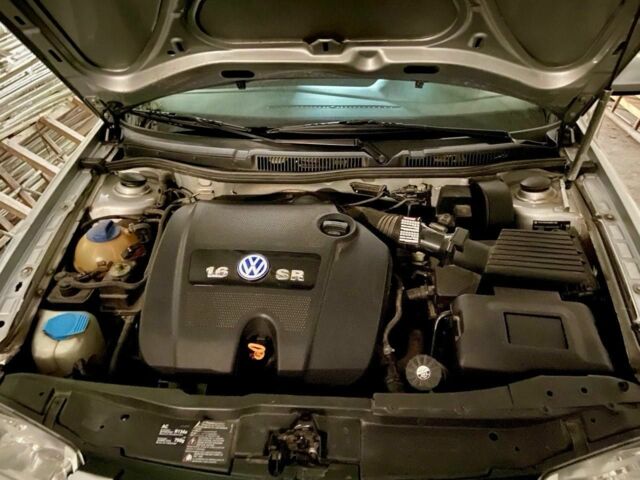 Сірий Фольксваген Бора, об'ємом двигуна 1.6 л та пробігом 115 тис. км за 4000 $, фото 4 на Automoto.ua