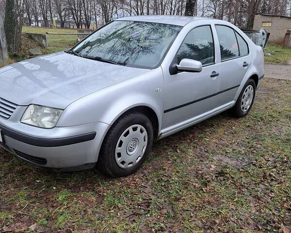 Серый Фольксваген Бора, объемом двигателя 1.9 л и пробегом 327 тыс. км за 3700 $, фото 4 на Automoto.ua