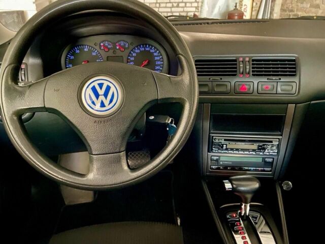 Сірий Фольксваген Бора, об'ємом двигуна 1.6 л та пробігом 115 тис. км за 4000 $, фото 5 на Automoto.ua