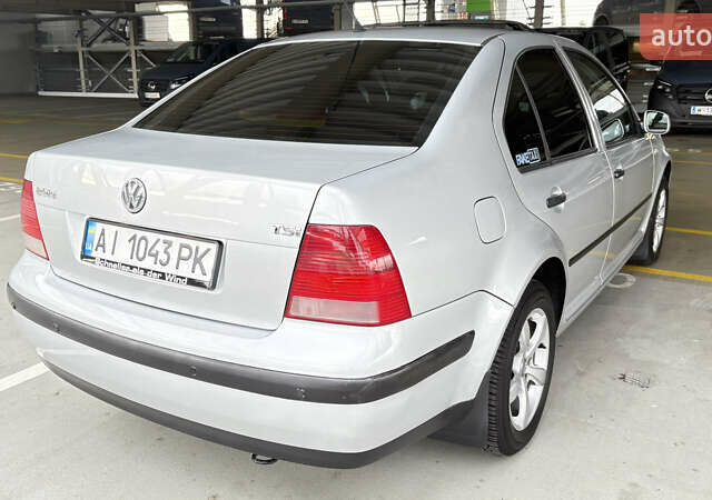 Серый Фольксваген Бора, объемом двигателя 1.6 л и пробегом 273 тыс. км за 4000 $, фото 7 на Automoto.ua