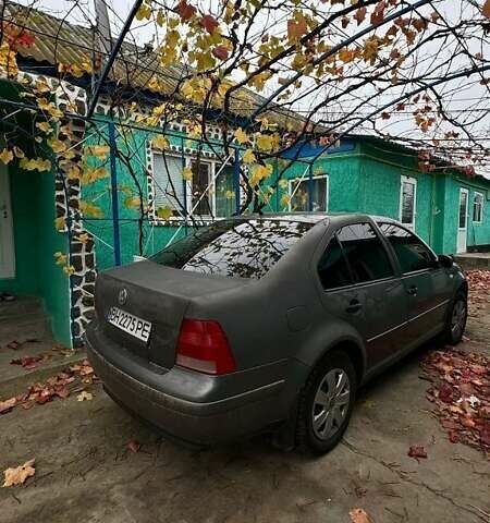 Серый Фольксваген Бора, объемом двигателя 1.6 л и пробегом 290 тыс. км за 3000 $, фото 1 на Automoto.ua