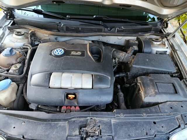 Серый Фольксваген Бора, объемом двигателя 2 л и пробегом 320 тыс. км за 3800 $, фото 4 на Automoto.ua