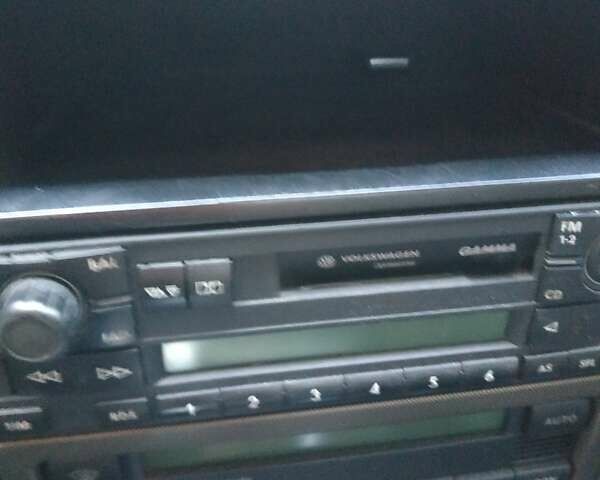 Серый Фольксваген Бора, объемом двигателя 2 л и пробегом 270 тыс. км за 6000 $, фото 3 на Automoto.ua