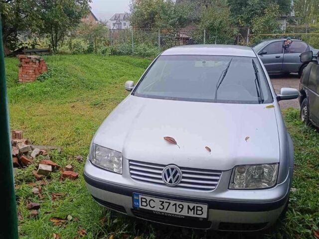 Сірий Фольксваген Бора, об'ємом двигуна 1.6 л та пробігом 285 тис. км за 3900 $, фото 2 на Automoto.ua