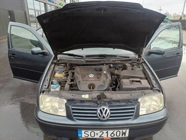 Серый Фольксваген Бора, объемом двигателя 1.9 л и пробегом 308 тыс. км за 2200 $, фото 8 на Automoto.ua