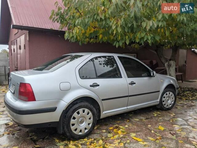 Серый Фольксваген Бора, объемом двигателя 1.6 л и пробегом 330 тыс. км за 4200 $, фото 5 на Automoto.ua