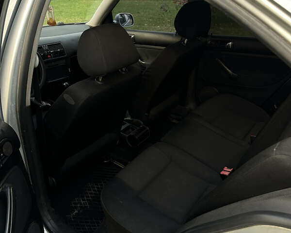 Серый Фольксваген Бора, объемом двигателя 1.9 л и пробегом 460 тыс. км за 3300 $, фото 10 на Automoto.ua