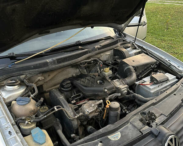 Серый Фольксваген Бора, объемом двигателя 1.9 л и пробегом 460 тыс. км за 3300 $, фото 12 на Automoto.ua