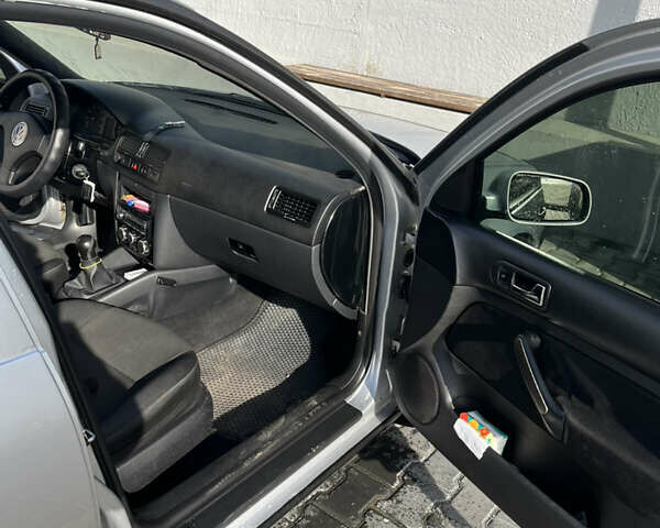 Сірий Фольксваген Бора, об'ємом двигуна 1.6 л та пробігом 388 тис. км за 5100 $, фото 6 на Automoto.ua