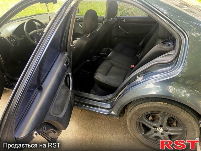 Сірий Фольксваген Бора, об'ємом двигуна 2 л та пробігом 340 тис. км за 4200 $, фото 3 на Automoto.ua