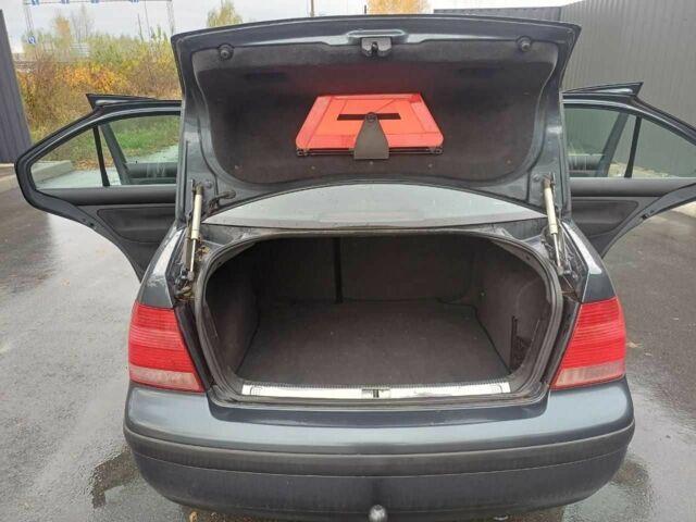 Серый Фольксваген Бора, объемом двигателя 1.9 л и пробегом 308 тыс. км за 2200 $, фото 6 на Automoto.ua