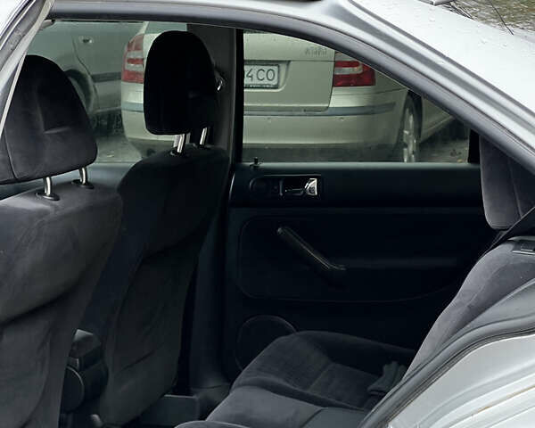 Серый Фольксваген Бора, объемом двигателя 1.6 л и пробегом 234 тыс. км за 4000 $, фото 11 на Automoto.ua