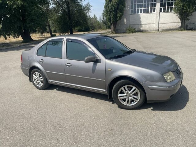 Серый Фольксваген Бора, объемом двигателя 1.6 л и пробегом 280 тыс. км за 3600 $, фото 1 на Automoto.ua