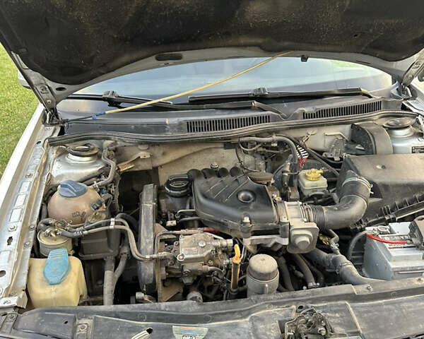 Серый Фольксваген Бора, объемом двигателя 1.9 л и пробегом 460 тыс. км за 3300 $, фото 11 на Automoto.ua