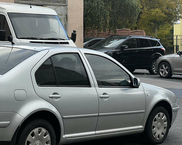 Серый Фольксваген Бора, объемом двигателя 1.6 л и пробегом 234 тыс. км за 4000 $, фото 4 на Automoto.ua