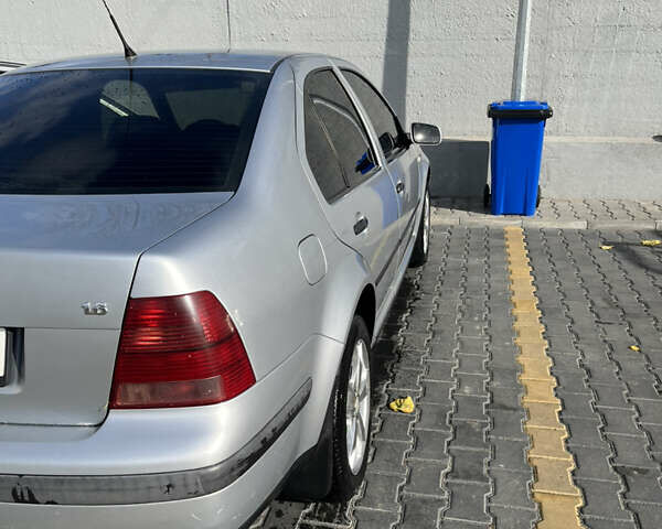 Сірий Фольксваген Бора, об'ємом двигуна 1.6 л та пробігом 388 тис. км за 5100 $, фото 4 на Automoto.ua