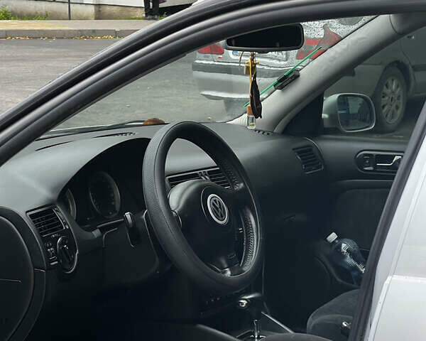 Серый Фольксваген Бора, объемом двигателя 1.6 л и пробегом 234 тыс. км за 4000 $, фото 14 на Automoto.ua