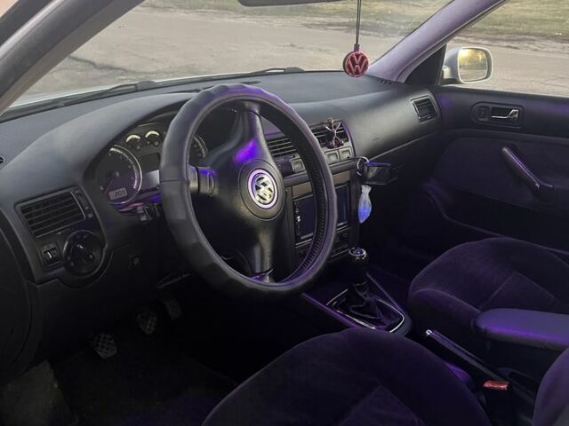 Серый Фольксваген Бора, объемом двигателя 1.6 л и пробегом 343 тыс. км за 3600 $, фото 4 на Automoto.ua