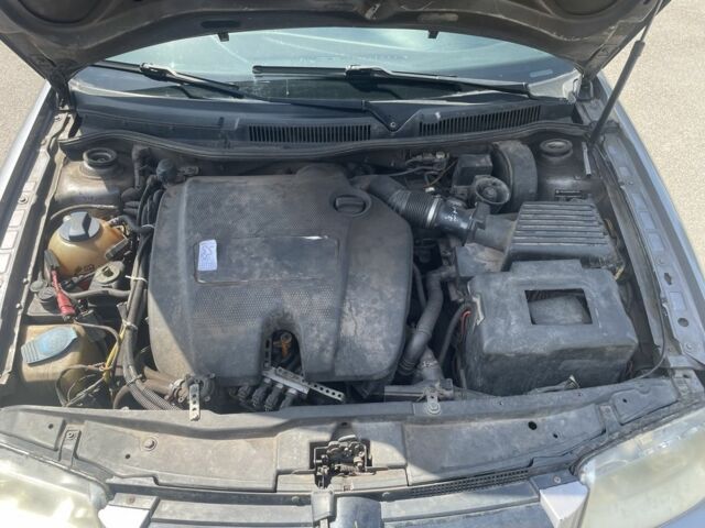 Серый Фольксваген Бора, объемом двигателя 1.6 л и пробегом 280 тыс. км за 3600 $, фото 5 на Automoto.ua