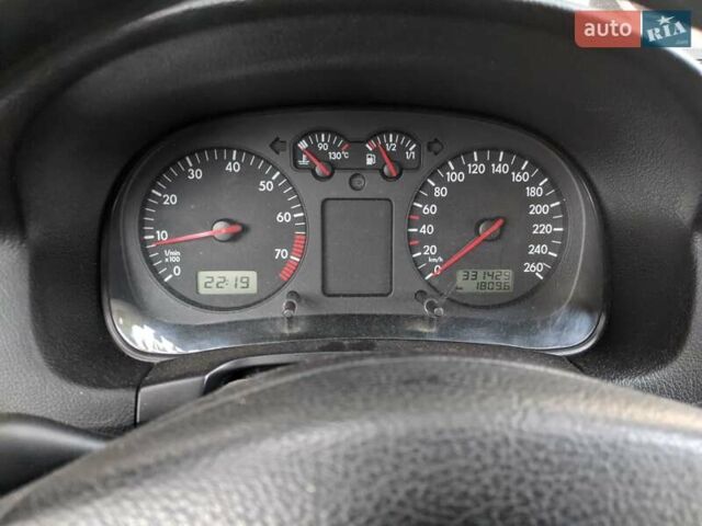 Серый Фольксваген Бора, объемом двигателя 1.6 л и пробегом 330 тыс. км за 4200 $, фото 3 на Automoto.ua