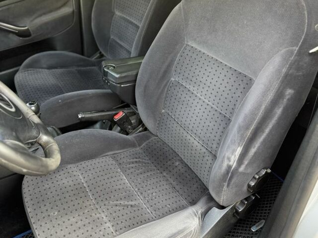 Фольксваген Бора 2002 в Славянске на Automoto.ua Серый Фольксваген Бора, объемом двигателя 1.9 л и пробегом 300 тыс. км за 2550 $, фото 9 на Automoto.ua