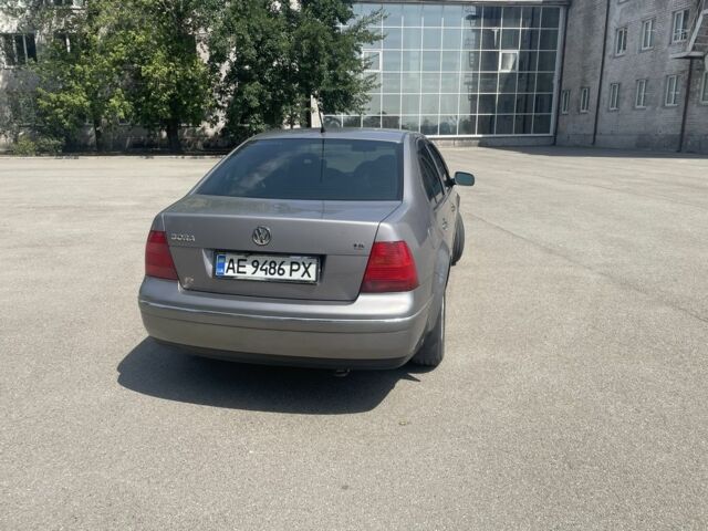 Серый Фольксваген Бора, объемом двигателя 1.6 л и пробегом 280 тыс. км за 3600 $, фото 2 на Automoto.ua