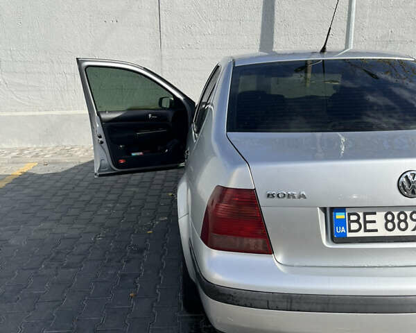 Сірий Фольксваген Бора, об'ємом двигуна 1.6 л та пробігом 388 тис. км за 5100 $, фото 5 на Automoto.ua