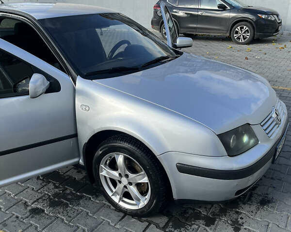 Сірий Фольксваген Бора, об'ємом двигуна 1.6 л та пробігом 388 тис. км за 5100 $, фото 1 на Automoto.ua