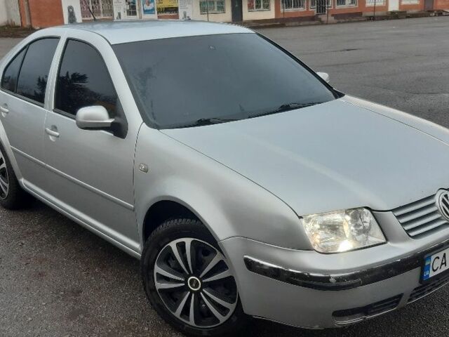 Сірий Фольксваген Бора, об'ємом двигуна 2 л та пробігом 334 тис. км за 4100 $, фото 1 на Automoto.ua