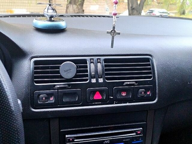 Сірий Фольксваген Бора, об'ємом двигуна 1.6 л та пробігом 270 тис. км за 3999 $, фото 13 на Automoto.ua