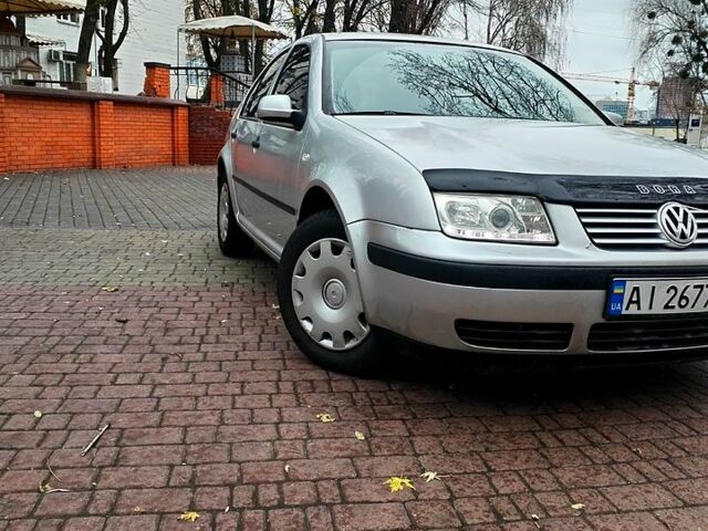 Сірий Фольксваген Бора, об'ємом двигуна 1.6 л та пробігом 270 тис. км за 3999 $, фото 1 на Automoto.ua