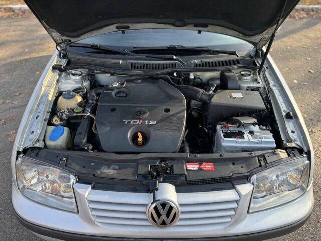 Сірий Фольксваген Бора, об'ємом двигуна 1.9 л та пробігом 457 тис. км за 1950 $, фото 9 на Automoto.ua