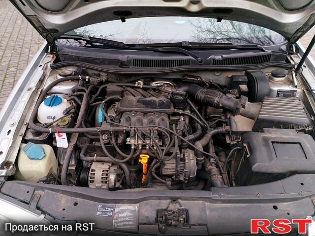 Сірий Фольксваген Бора, об'ємом двигуна 1.6 л та пробігом 270 тис. км за 3999 $, фото 6 на Automoto.ua