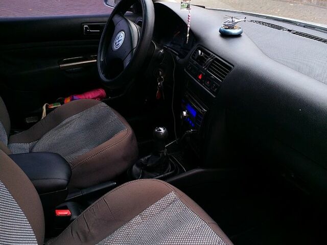 Сірий Фольксваген Бора, об'ємом двигуна 1.6 л та пробігом 270 тис. км за 3999 $, фото 5 на Automoto.ua