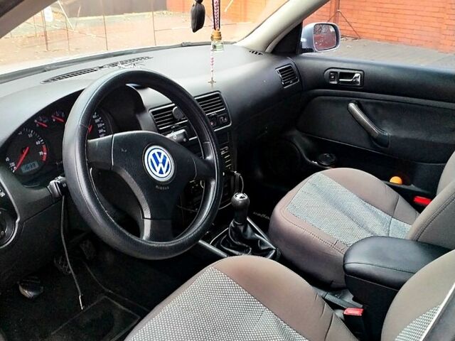 Сірий Фольксваген Бора, об'ємом двигуна 1.6 л та пробігом 270 тис. км за 3999 $, фото 4 на Automoto.ua