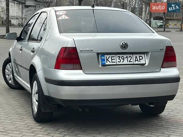 Серый Фольксваген Бора, объемом двигателя 1.6 л и пробегом 236 тыс. км за 5500 $, фото 1 на Automoto.ua