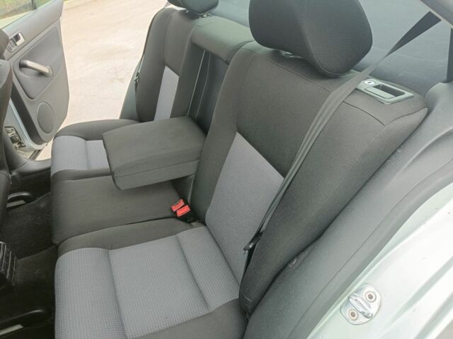 Фольксваген Бора 2003 в Александрие на Automoto.ua Серый Фольксваген Бора, объемом двигателя 1.6 л и пробегом 192 тыс. км за 4800 $, фото 11 на Automoto.ua