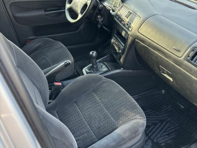 Сірий Фольксваген Бора, об'ємом двигуна 1.9 л та пробігом 457 тис. км за 1950 $, фото 10 на Automoto.ua