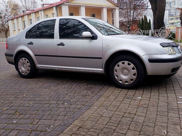 Сірий Фольксваген Бора, об'ємом двигуна 1.6 л та пробігом 270 тис. км за 3999 $, фото 12 на Automoto.ua