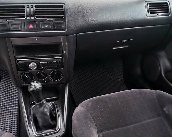 Серый Фольксваген Бора, объемом двигателя 1.98 л и пробегом 215 тыс. км за 3850 $, фото 17 на Automoto.ua