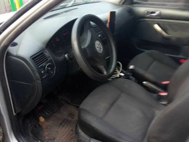 Серый Фольксваген Бора, объемом двигателя 1.6 л и пробегом 500 тыс. км за 3600 $, фото 5 на Automoto.ua