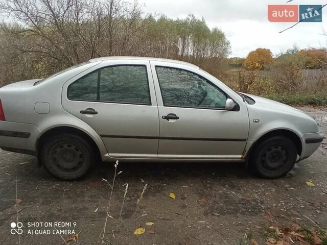 Серый Фольксваген Бора, объемом двигателя 1.6 л и пробегом 308 тыс. км за 3400 $, фото 9 на Automoto.ua